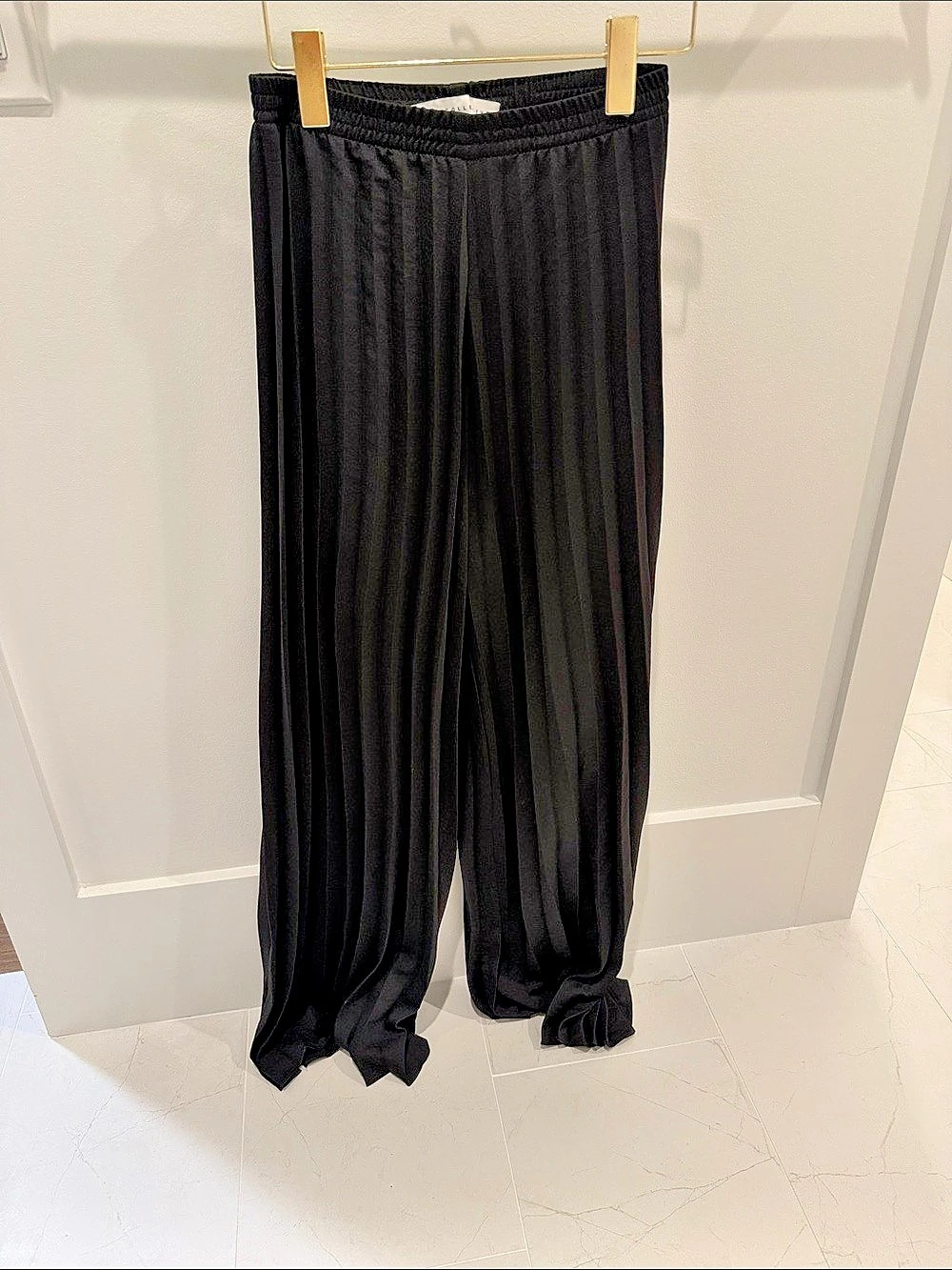 DELPHICOLLECTIVE Wide Leg Pants in Black Size Small Like New